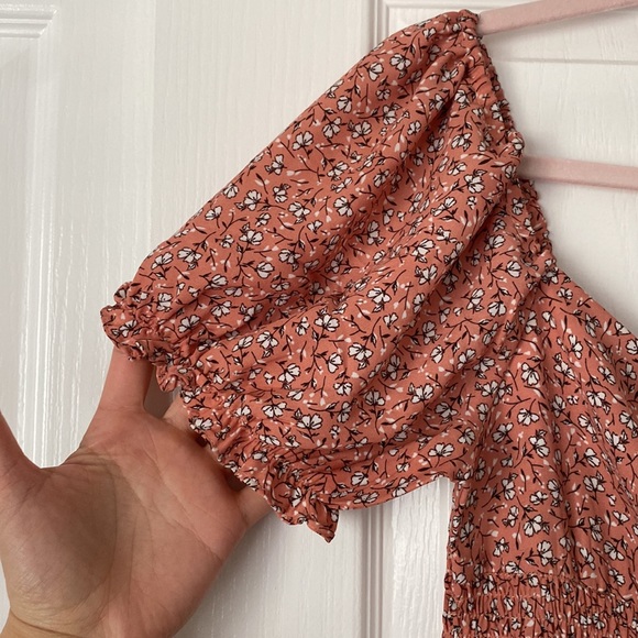 Pink and white floral body con mini dress - Picture 4 of 8